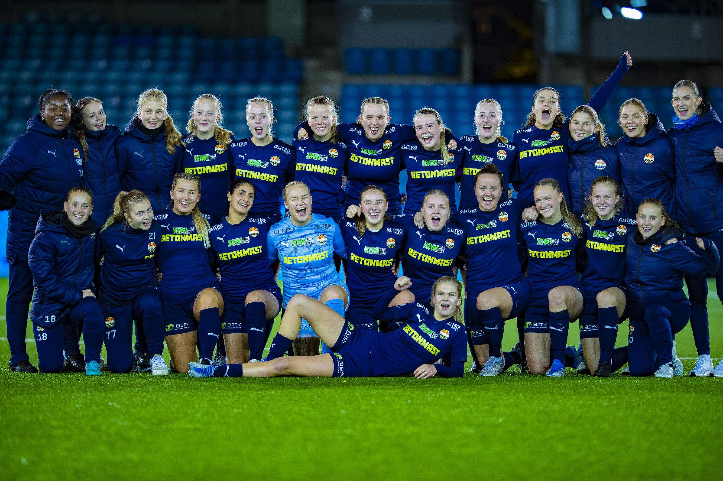 GULL-LAGET 2022: Godset-damene etter triumfen mot Kongsberg og 16 seiere av 17 mulige.