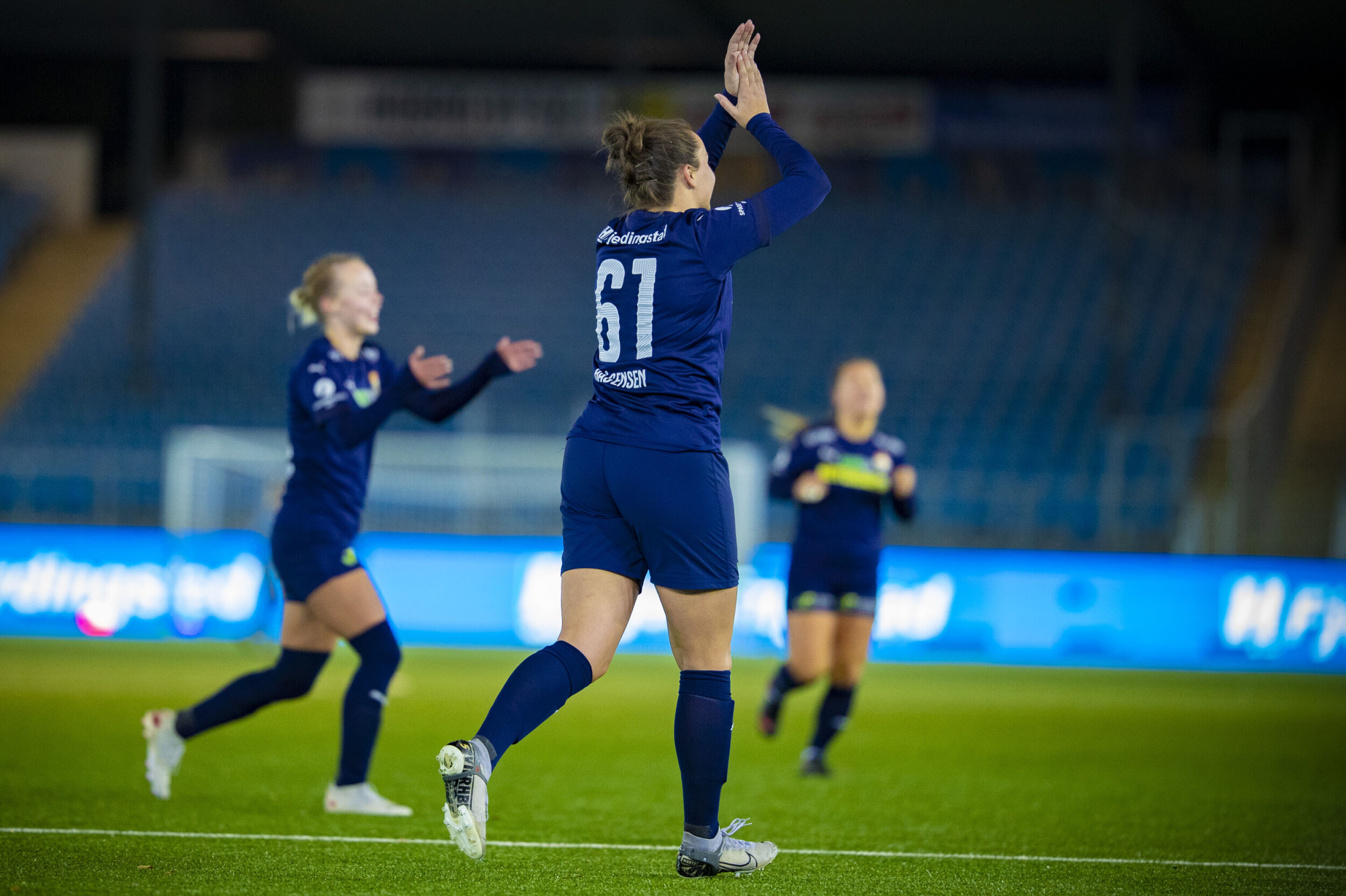 Godset-damene smadrer all motstand på vei mot toppen