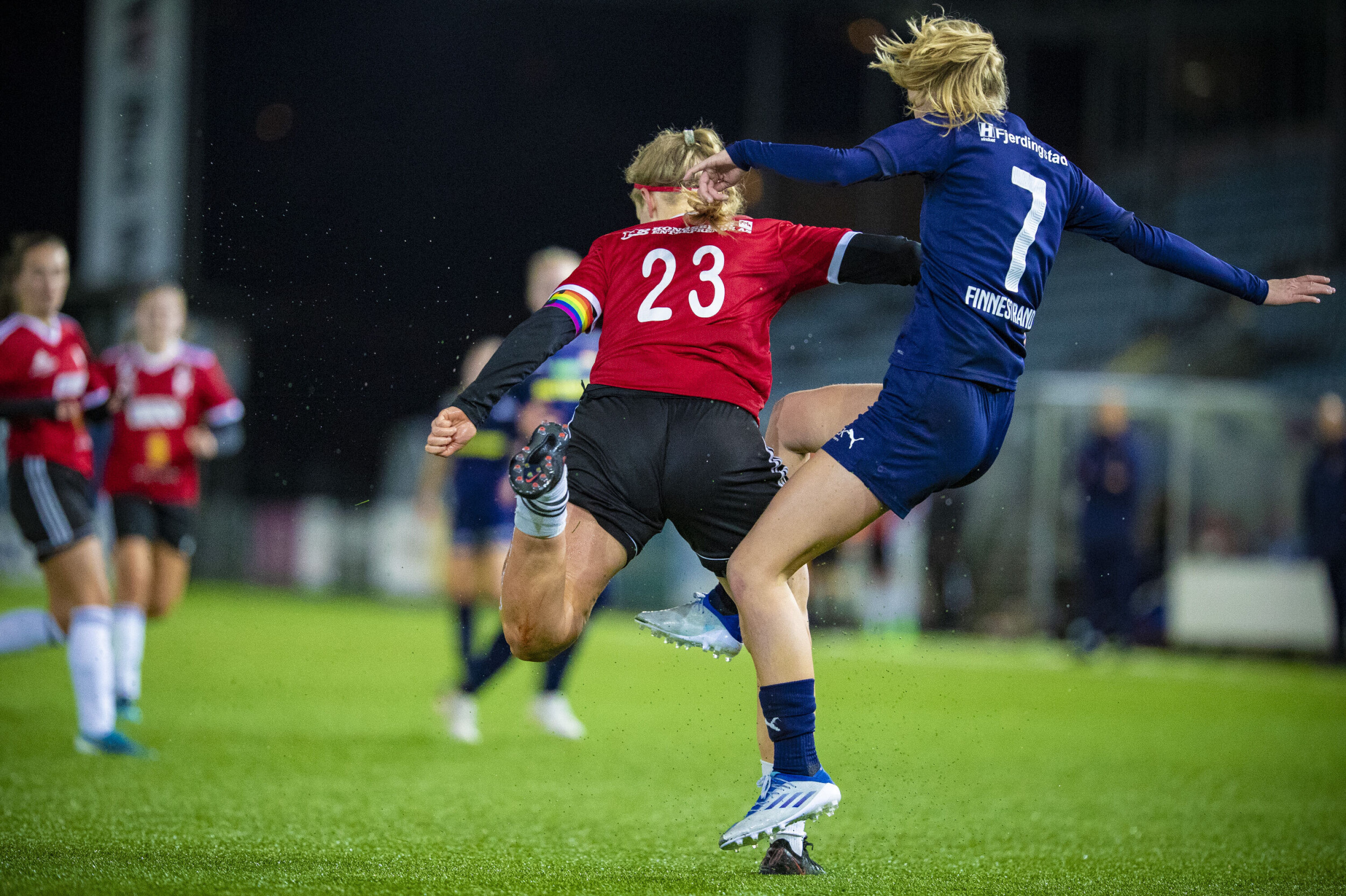 Godset-damene smadrer all motstand på vei mot toppen