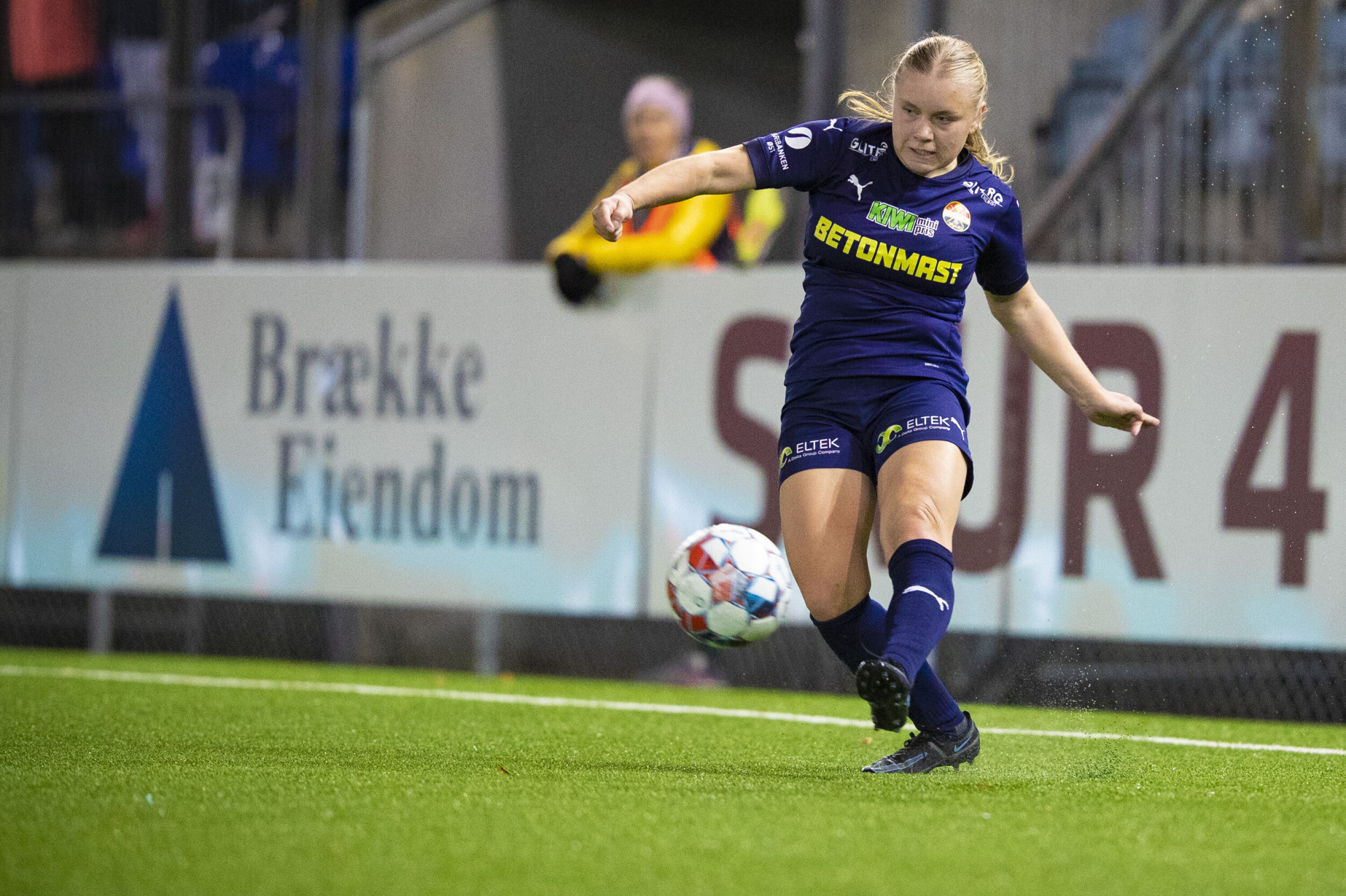 Godset-damene smadrer all motstand på vei mot toppen