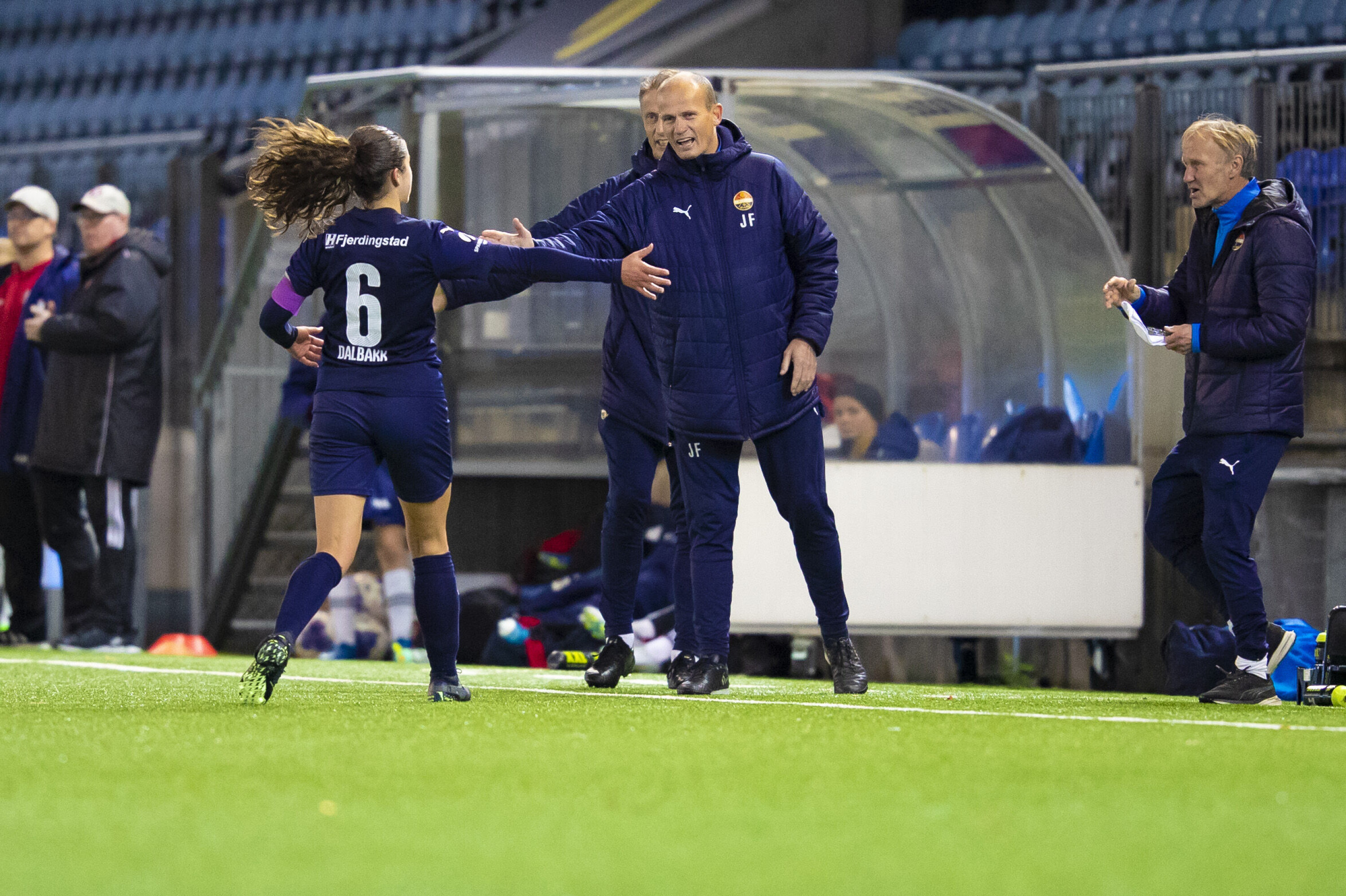 Godset-damene smadrer all motstand på vei mot toppen