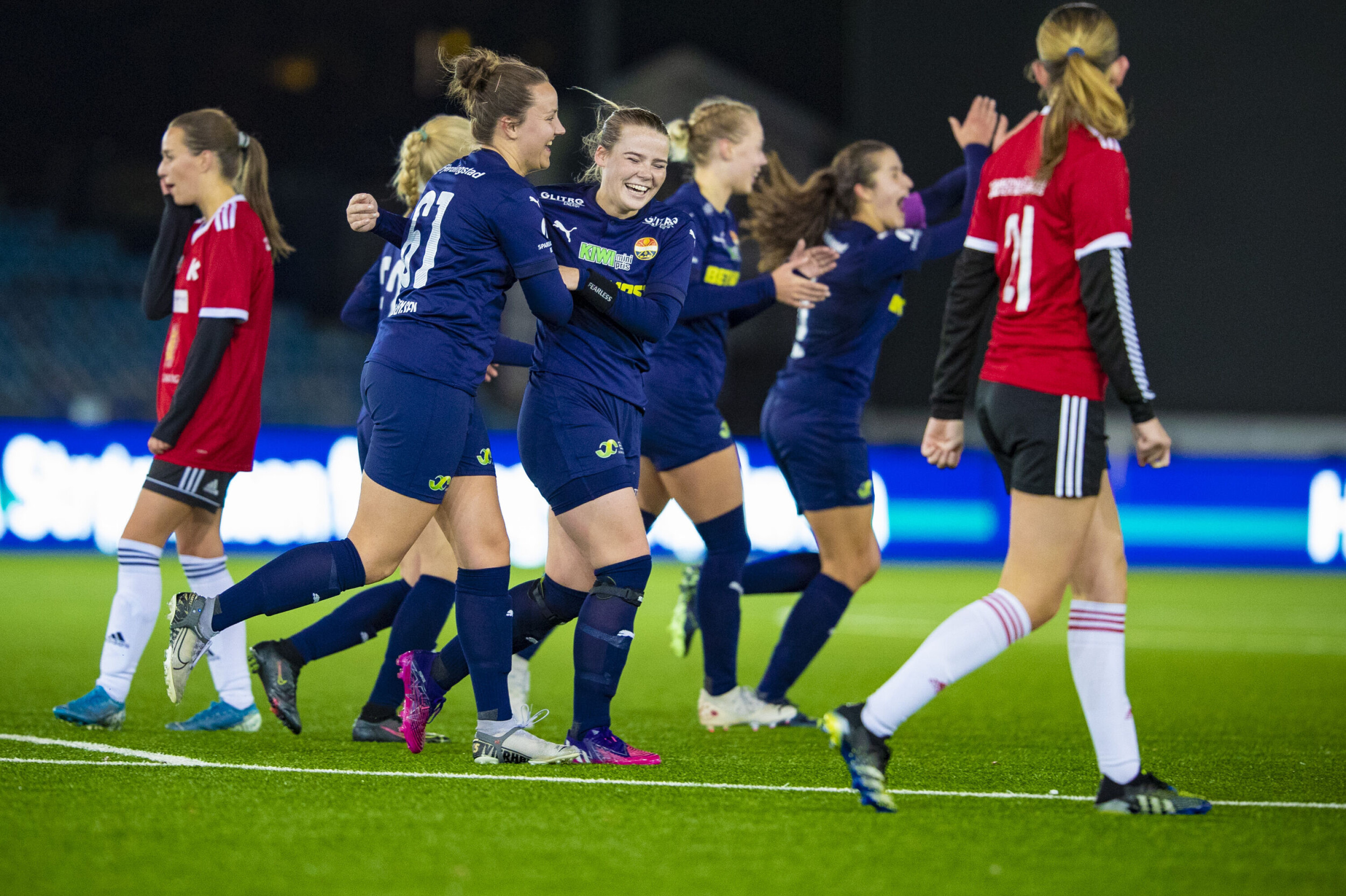 Godset-damene smadrer all motstand på vei mot toppen