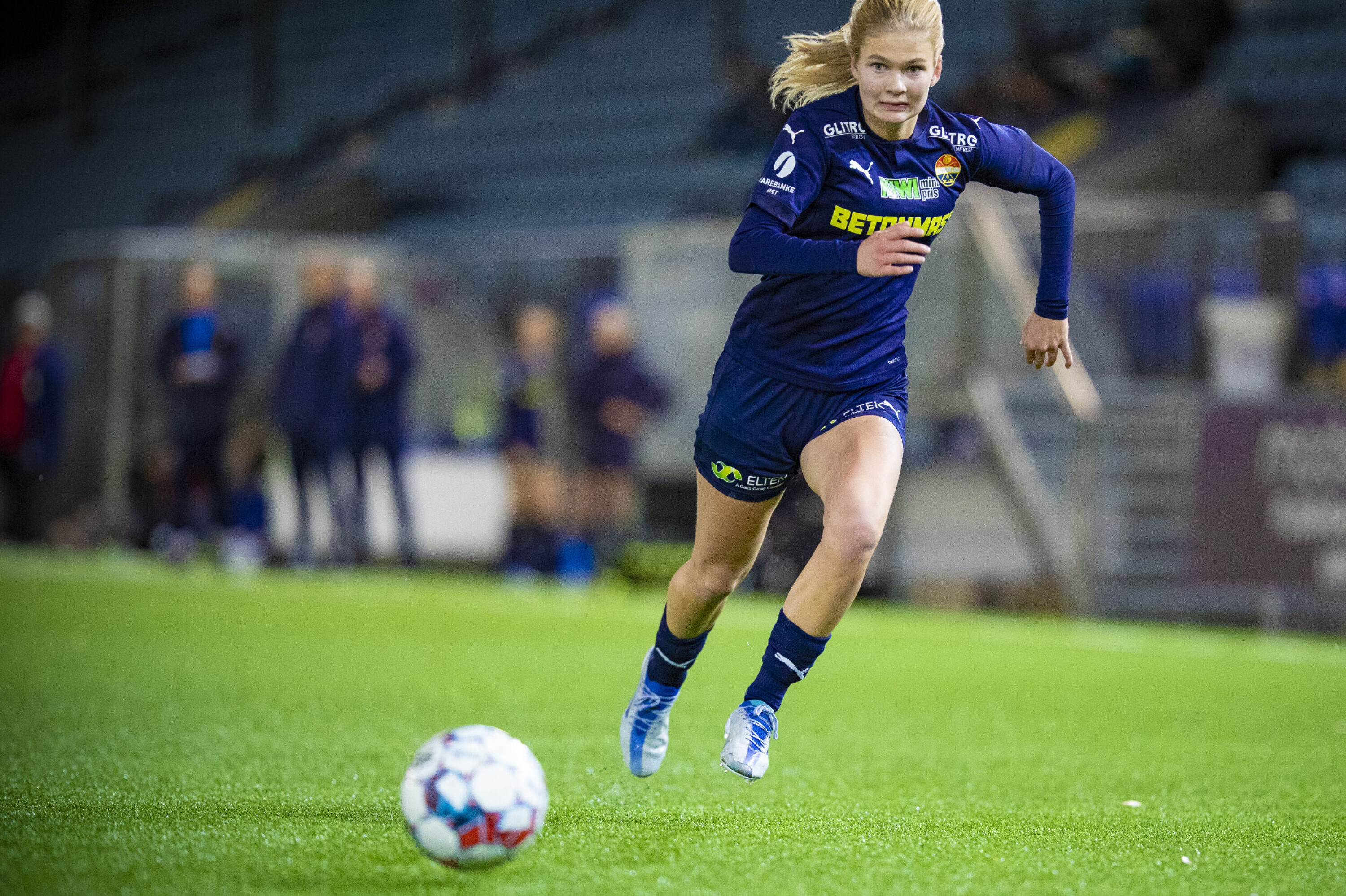 Godset-damene smadrer all motstand på vei mot toppen