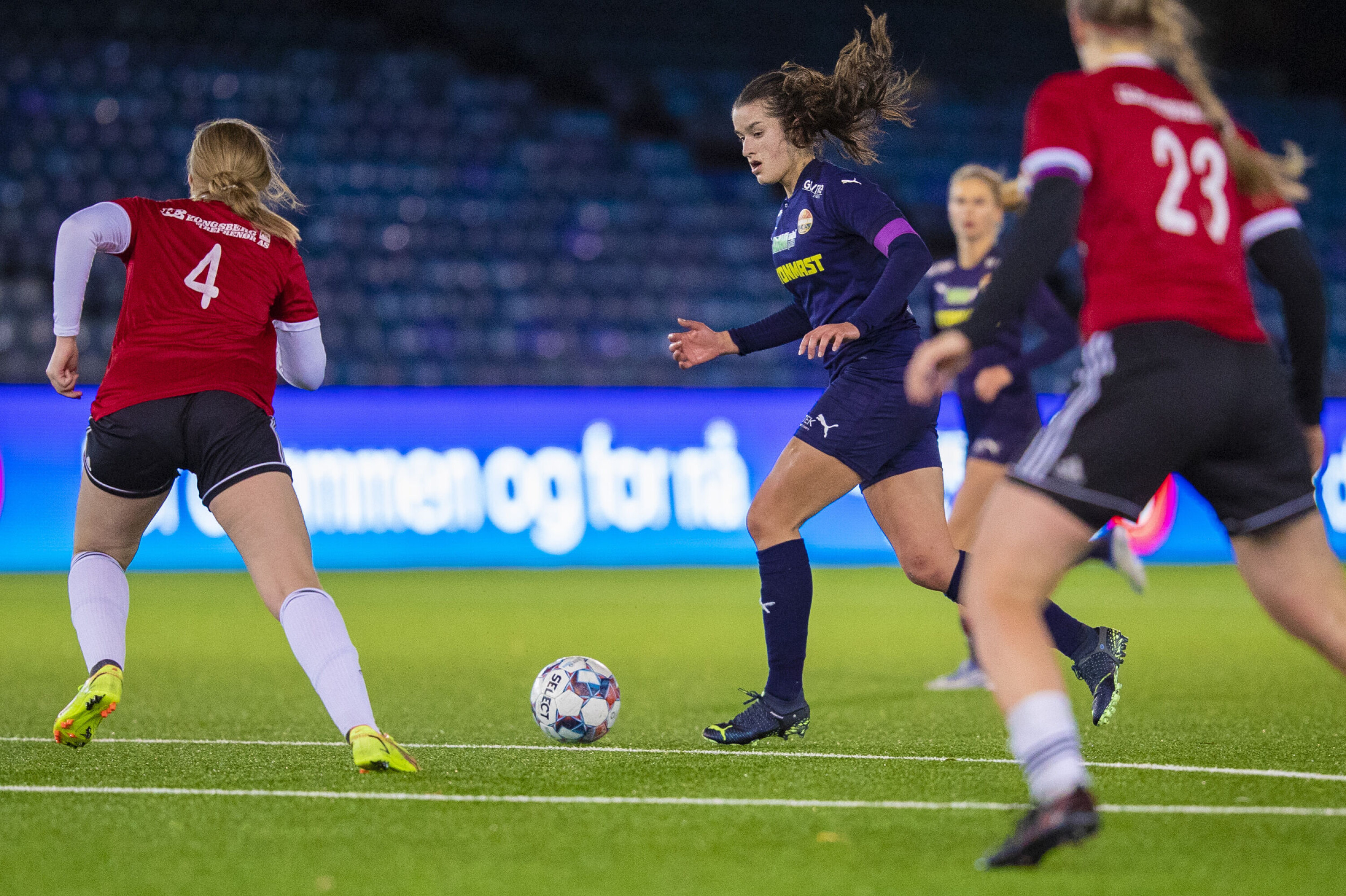 Godset-damene smadrer all motstand på vei mot toppen