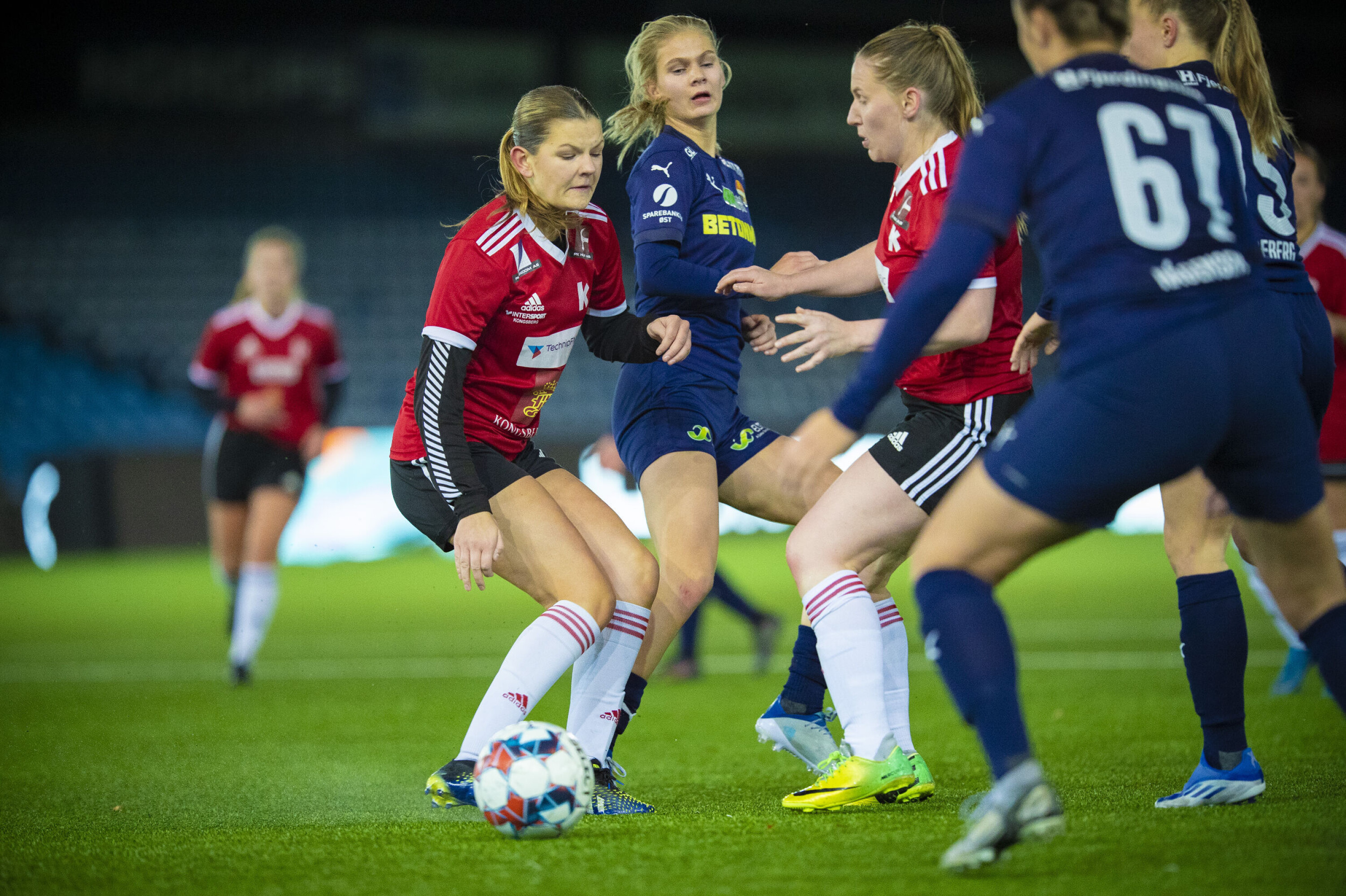 Godset-damene smadrer all motstand på vei mot toppen