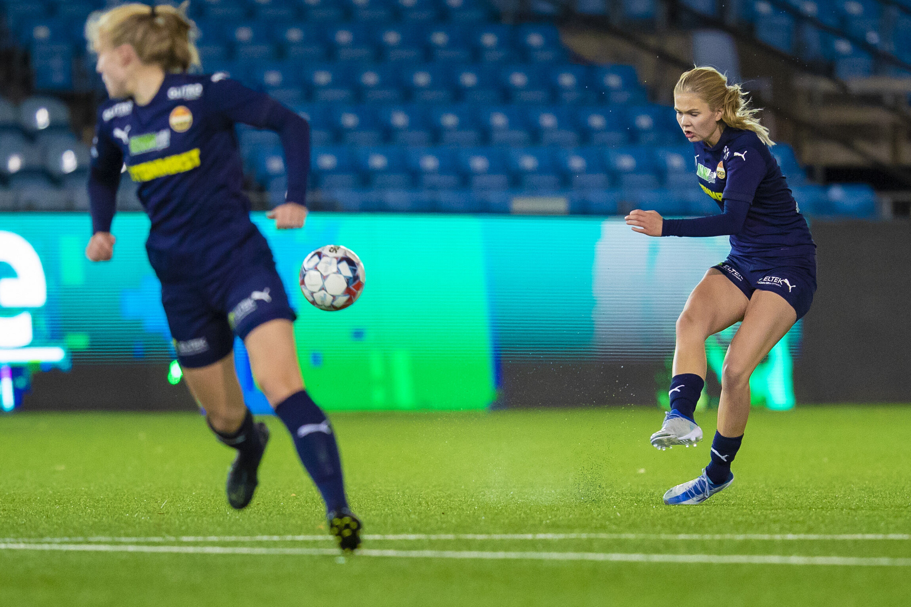 Godset-damene smadrer all motstand på vei mot toppen