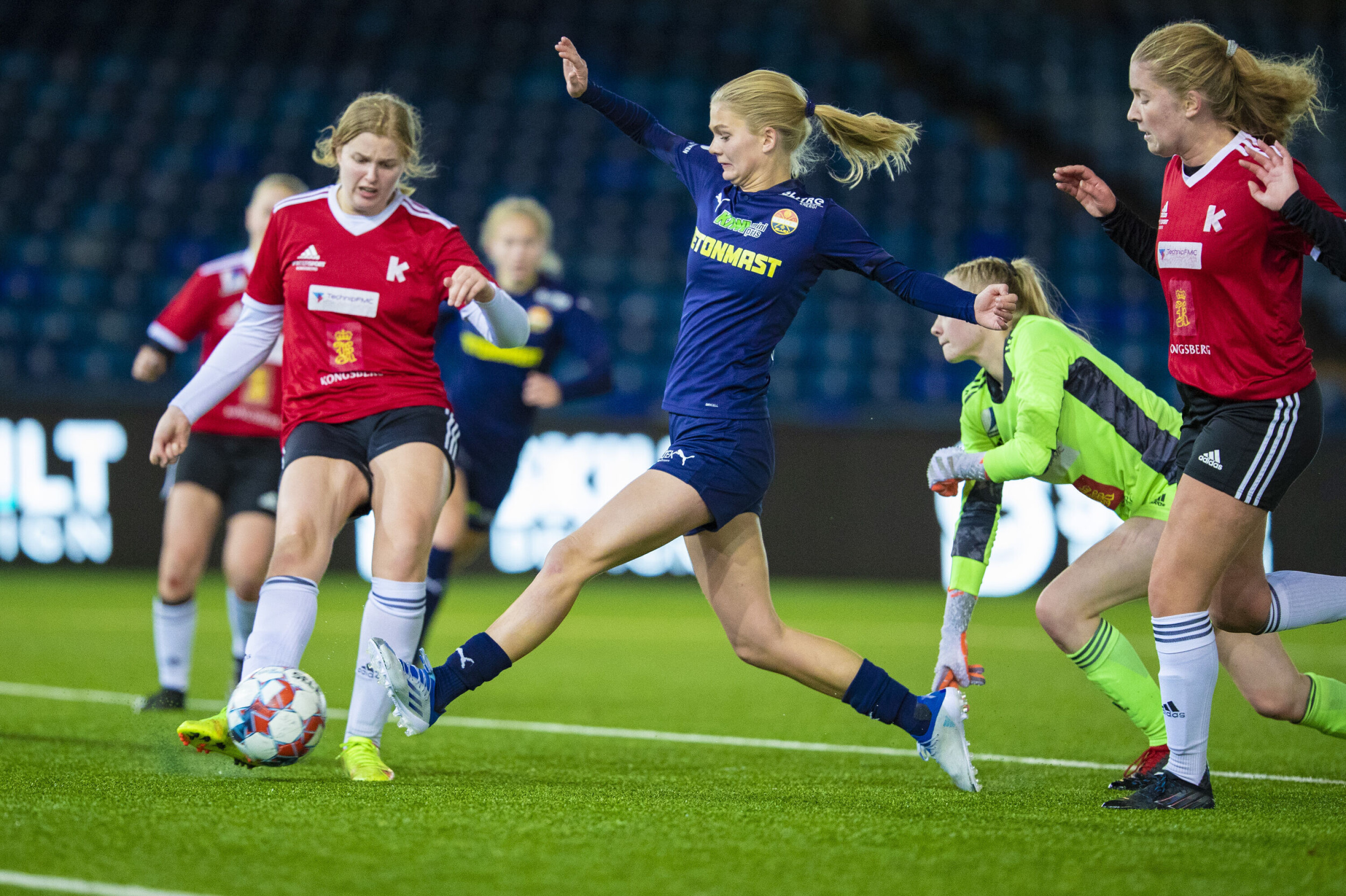Godset-damene smadrer all motstand på vei mot toppen