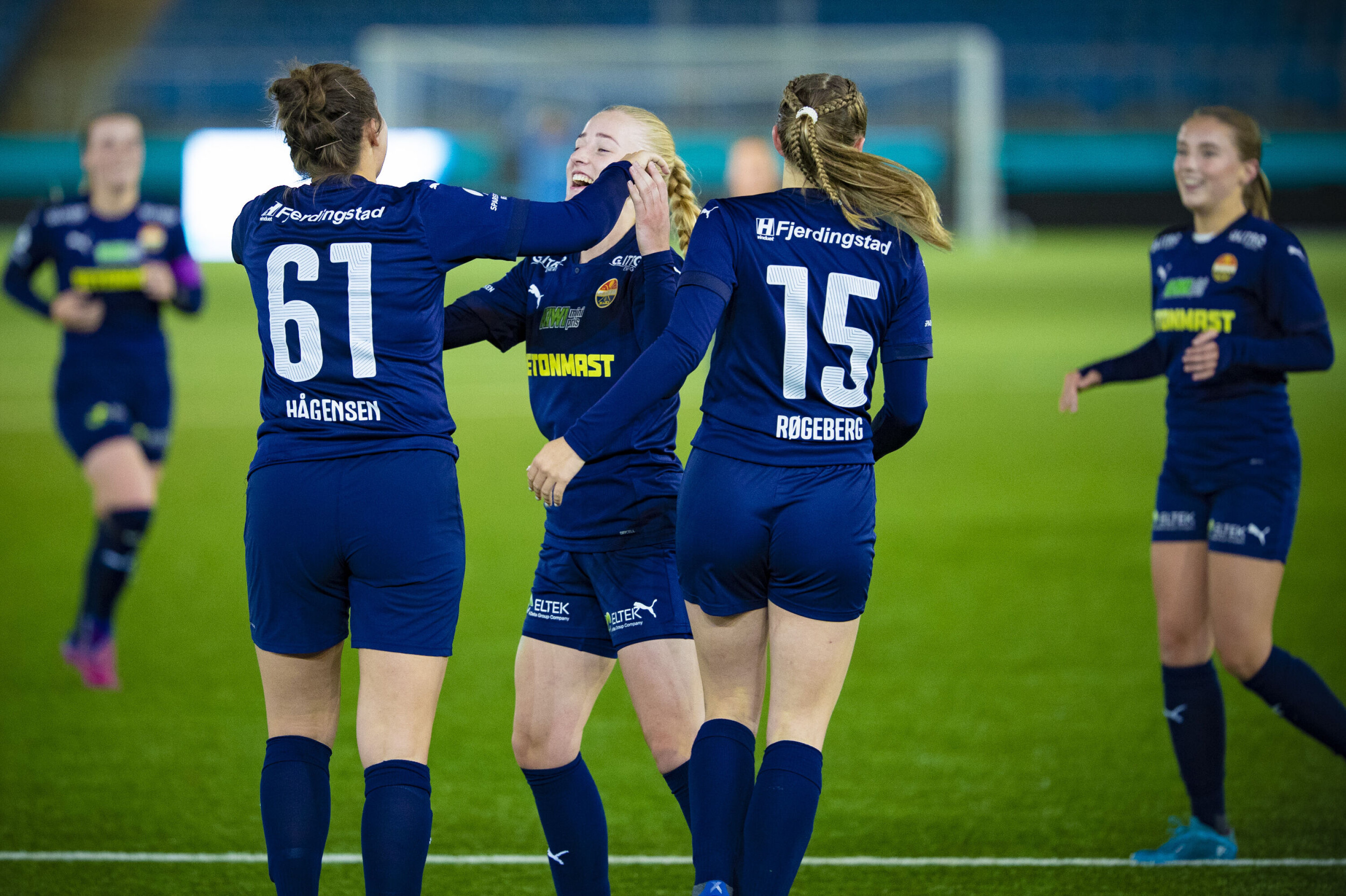 Godset-damene smadrer all motstand på vei mot toppen