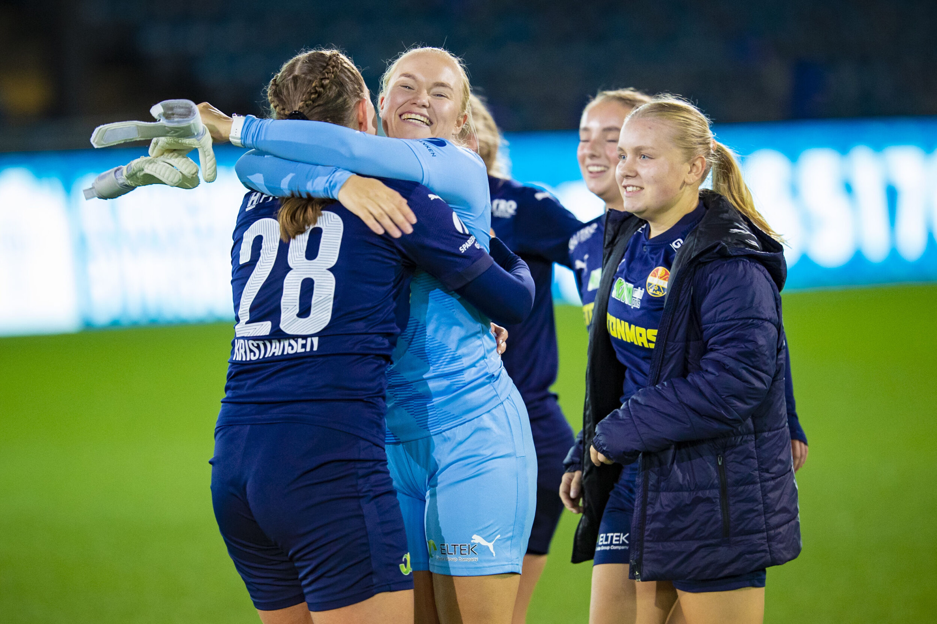 Godset-damene smadrer all motstand på vei mot toppen