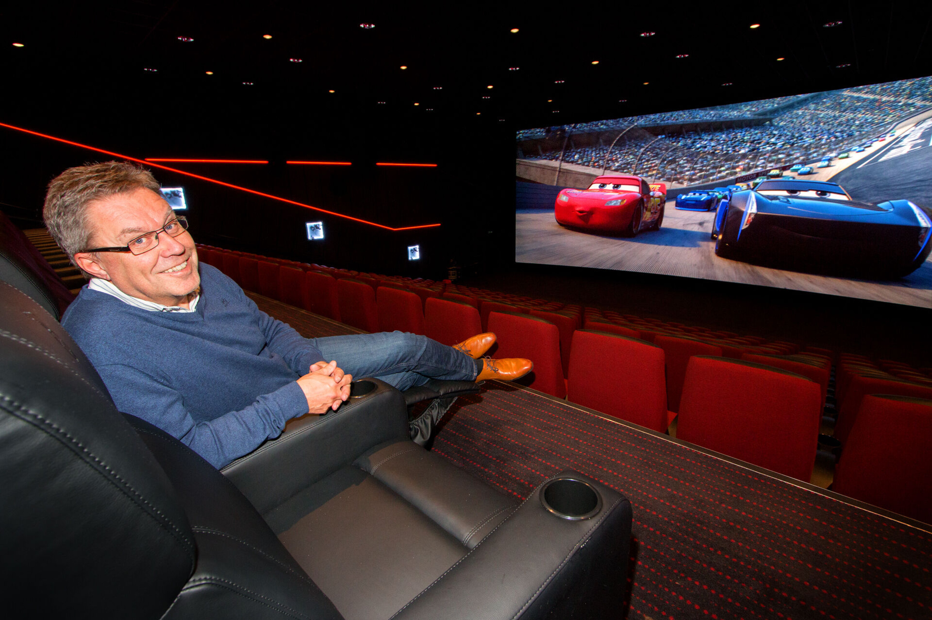 KLAR FOR ÅRETS KINO-HØYDEPUNKT: Kinosjef Steinar Johansen har mye by på lørdag.