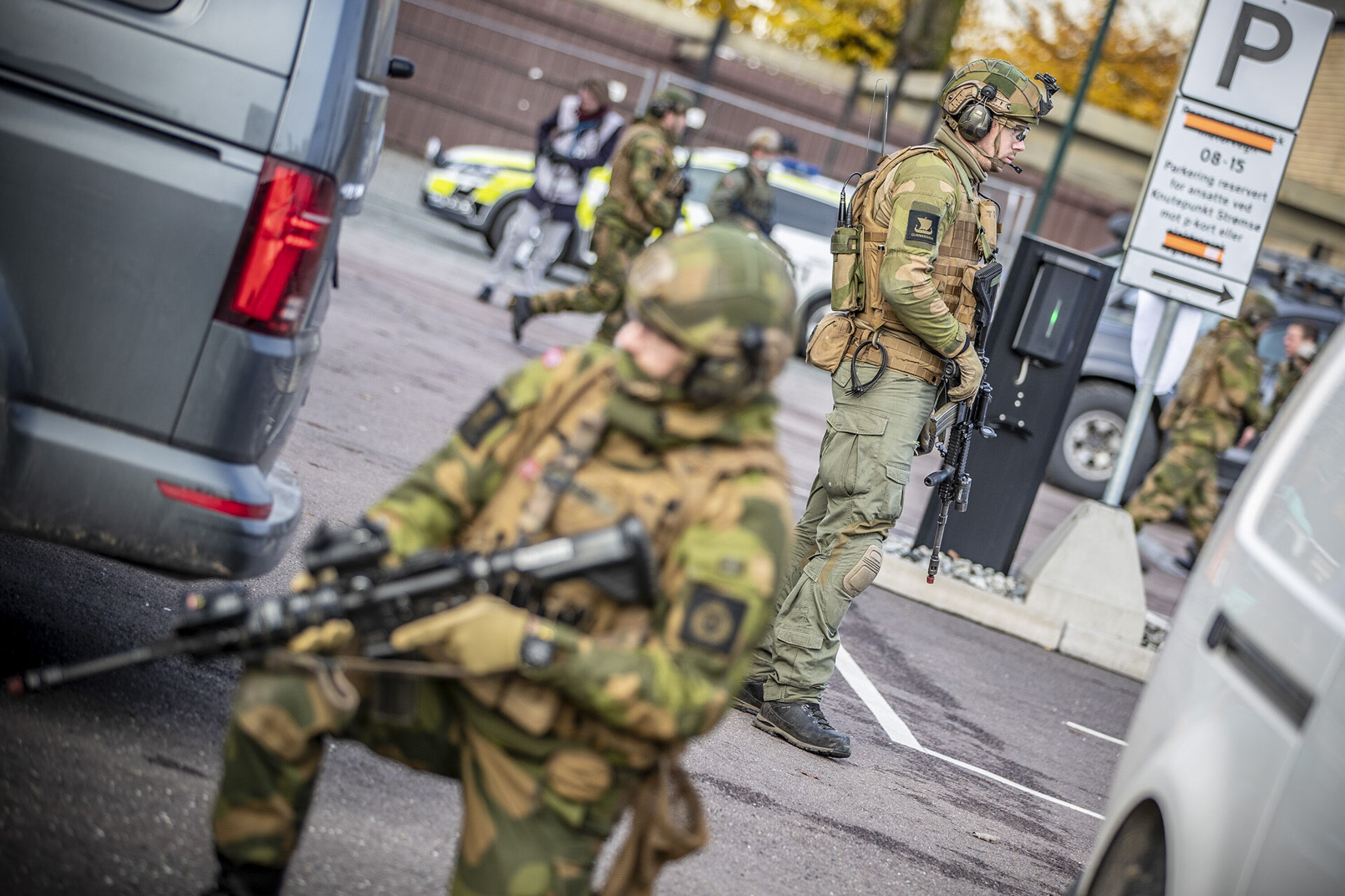 Stenger Drammensbadet for stor-øvelse med forsvaret