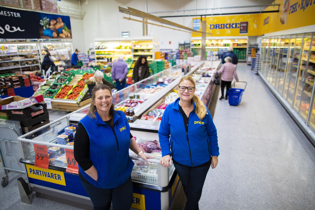 GIR DEG MER TIL OVERS: Butikksjef Gry D. Høgsveen og daglig leder Inger Landaas hos Price i Krokstadelva. GIR DEG MER TIL OVERS: Butikksjef Gry D. Høgsveen og daglig leder Inger Landaas hos Price i Krokstadelva.