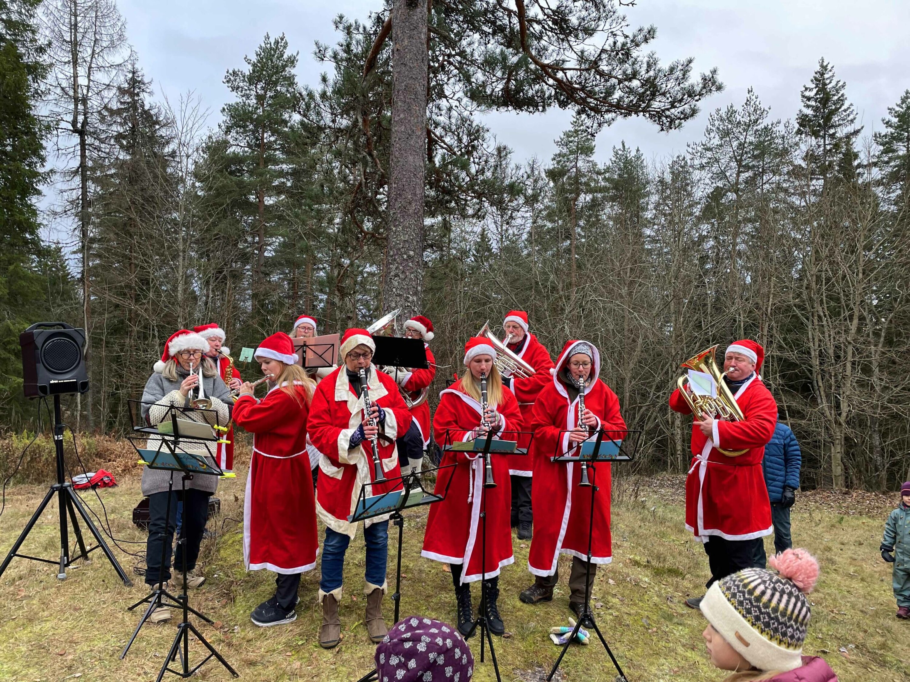 Populært med eget nisseorkester på førjulsmarkedet på Friluftsmuseet. 20.11.22.-1077
