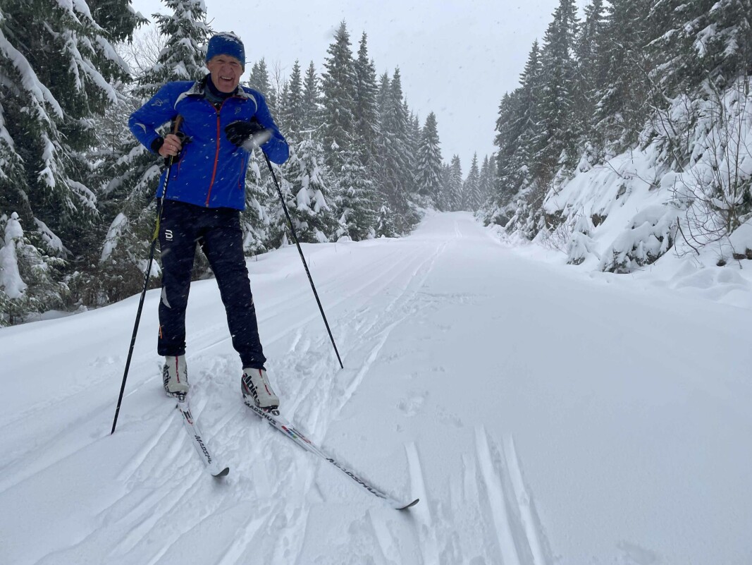 Skientusiaster som Arild Eek (67) fra Drammen setter stor pris på nykjørte løyper i november på Vestskauen mellom Sande og Drammen. Skientusiaster som Arild Eek (67) fra Drammen setter stor pris på nykjørte løyper i november på Vestskauen mellom Sande og Drammen.