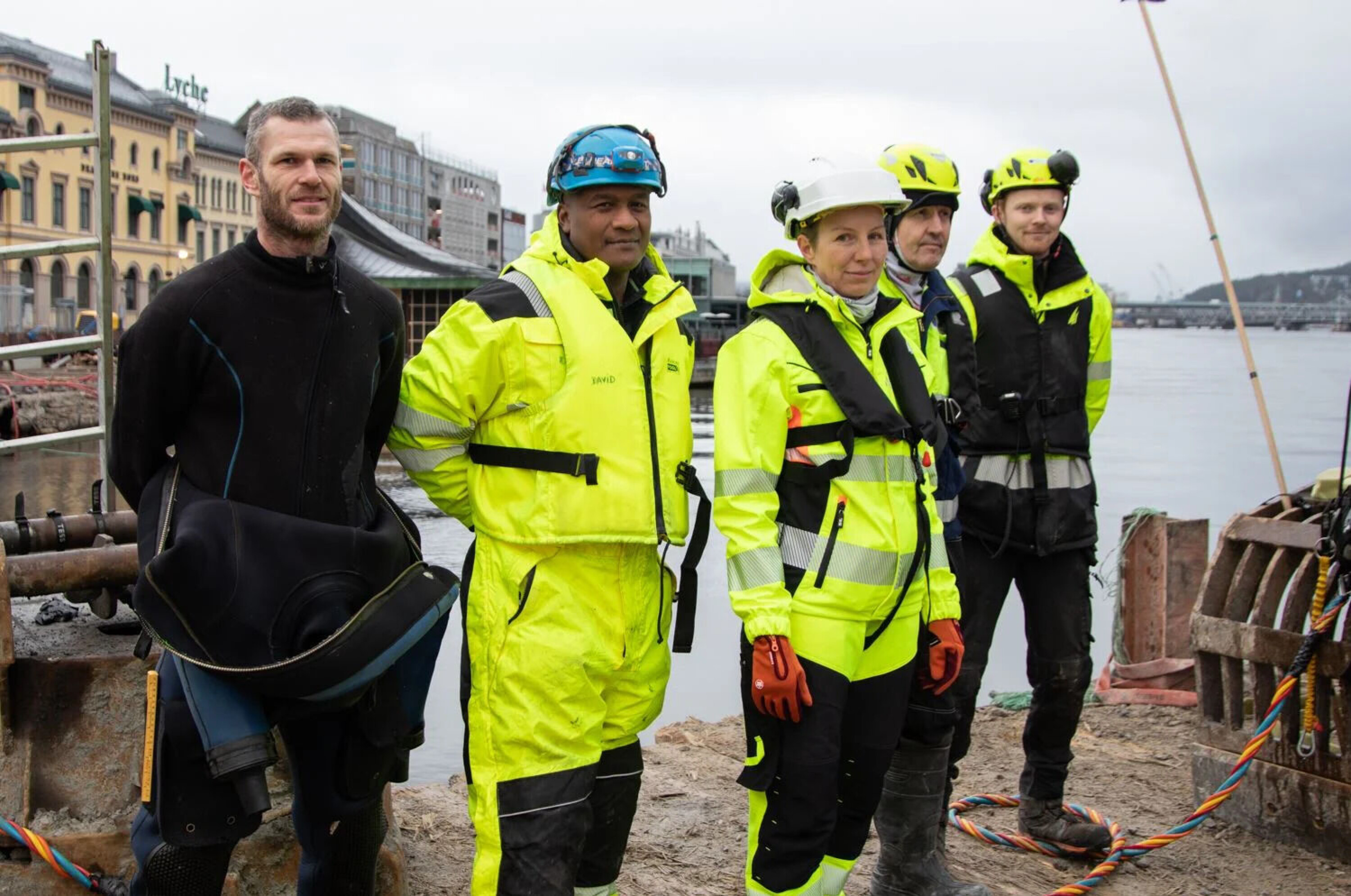 DYKKERTEAMET: F.v: Andreas Bakke Arntzen, David Rosales, Maria Algers Bakken (Drammen kommune), Tom Ørbæk og Erik Hals.