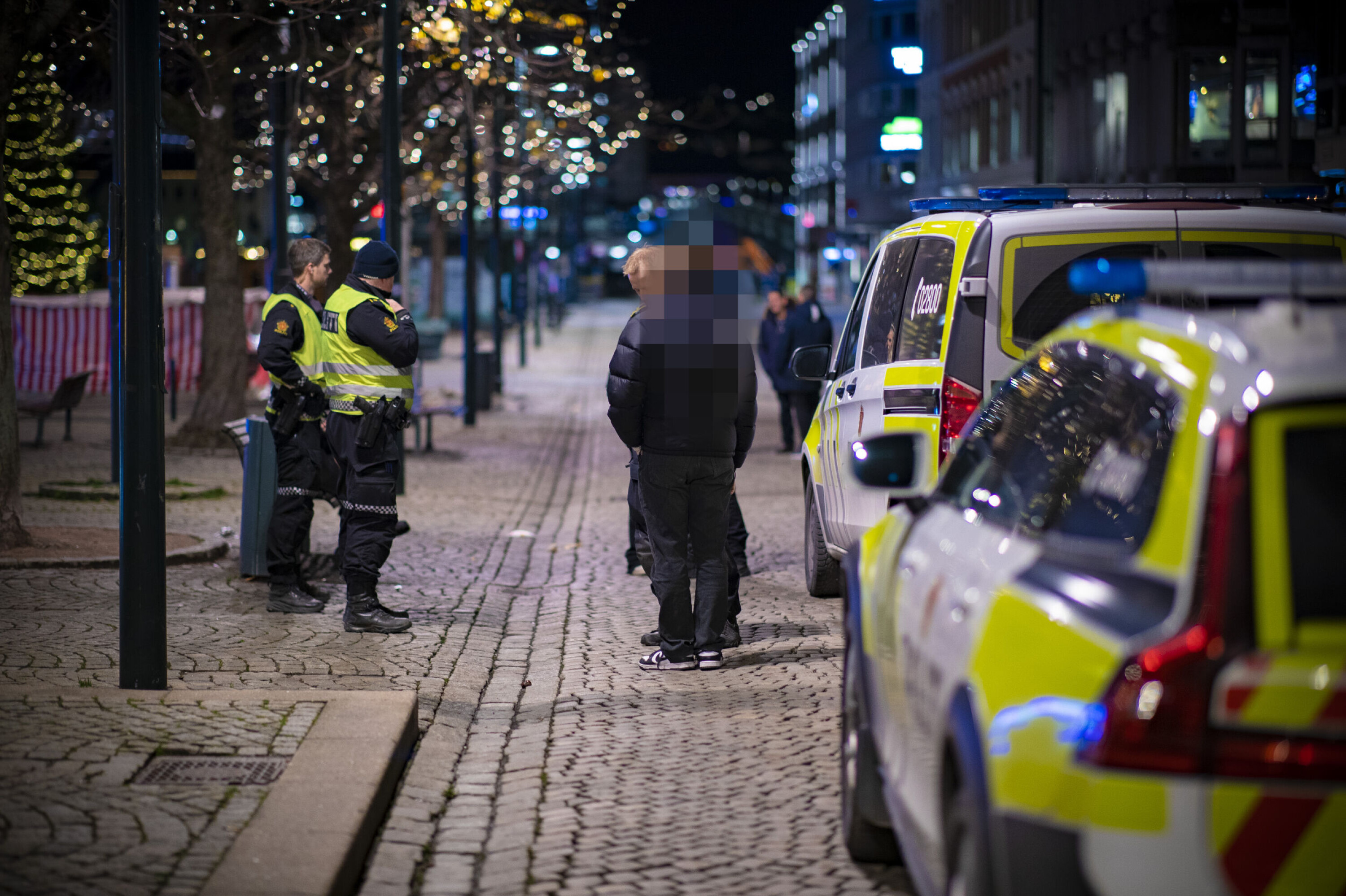 FIKK BESKJED OM Å DRA HJEM: En mann i 20-åra fra Buskerud endte opp i slåsskamp utenfor en kebabsjappe etter å ha vært et ordensproblem i sentrum etter stengetid. Ingen skal ha blitt skadet i hendelsen.