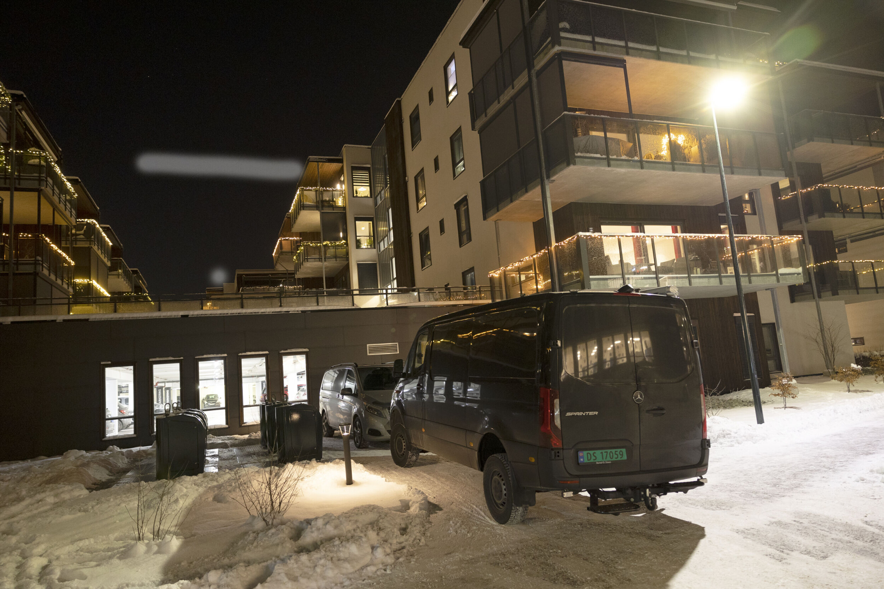 Mjøndalen-drapet: - Siktede befant seg i leiligheten med kvinnen