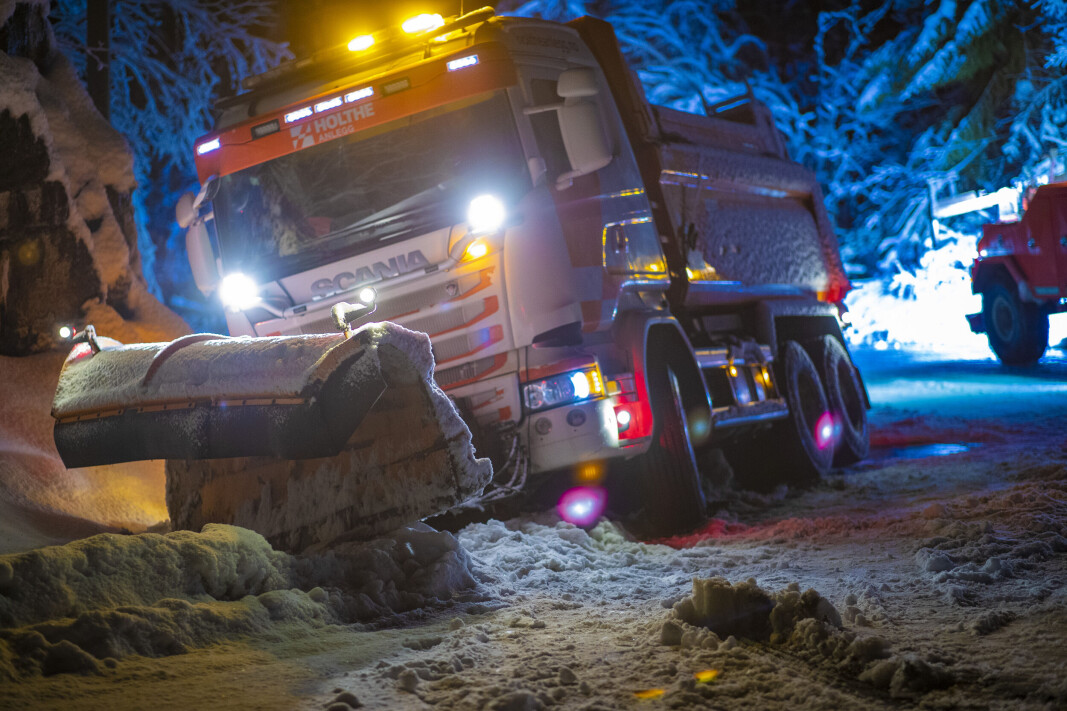 I GRØFTA: Brøytebilen hadde ikke kjetting på det vanskelige underlaget. I GRØFTA: Brøytebilen hadde ikke kjetting på det vanskelige underlaget.