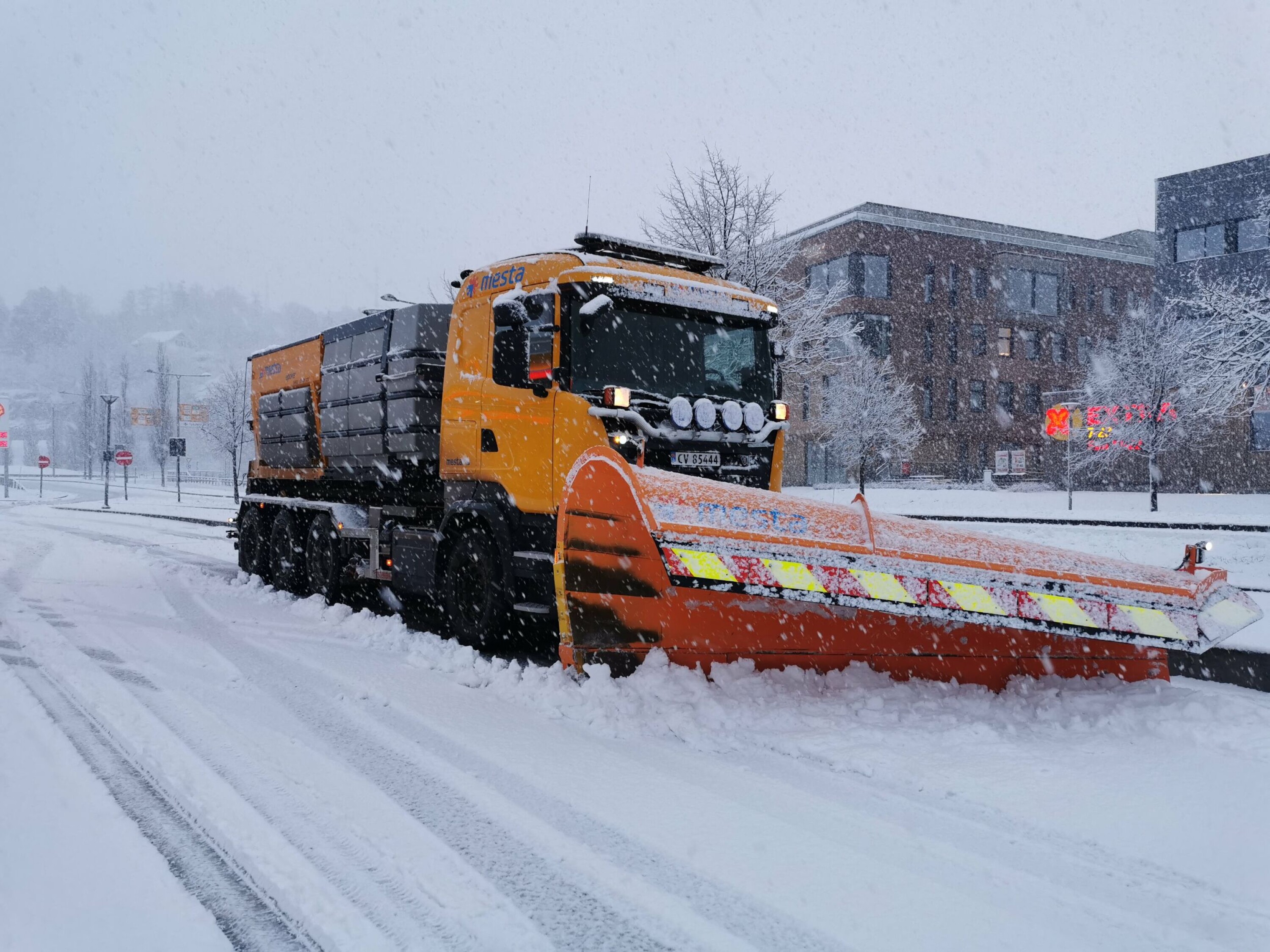 Slik tar du hensyn til brøytebilene
