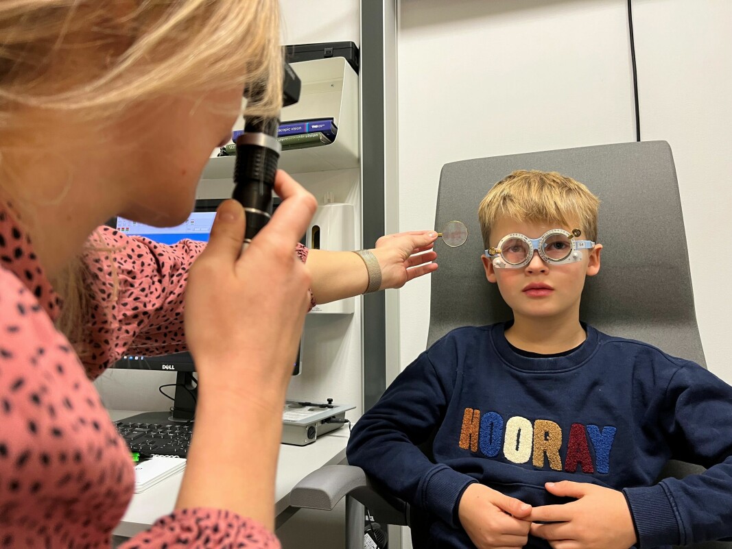 Synsundersøkelsen danner grunnlaget for om barn trenger briller. Den må foreldrene betale selv.