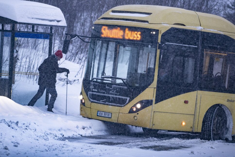 Brakar med klar beskjed: - Bussen stopper inntil brøytingen kommer