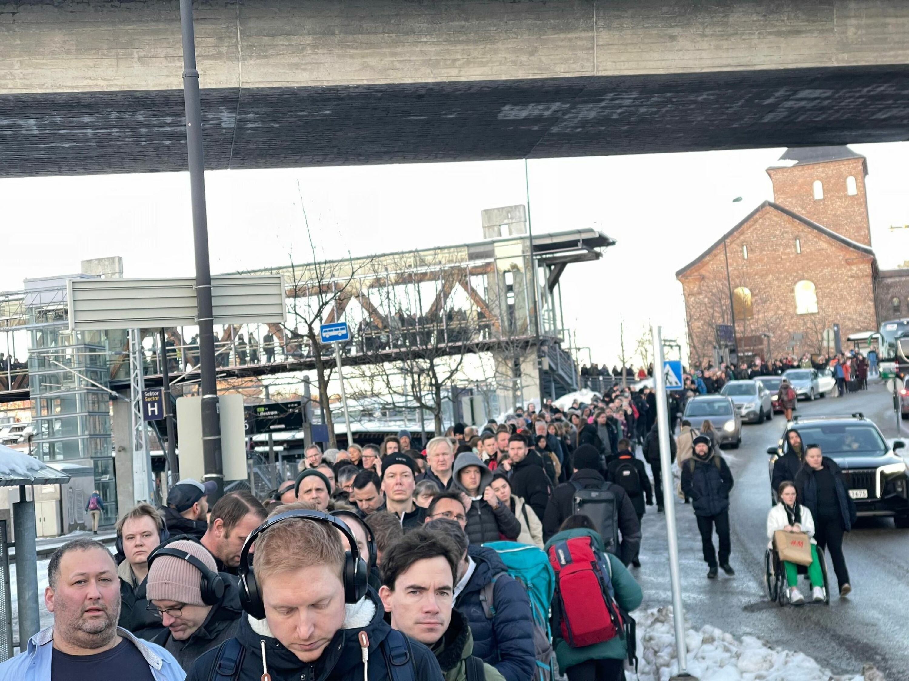 Full stans i togtrafikken på Drammenbanen