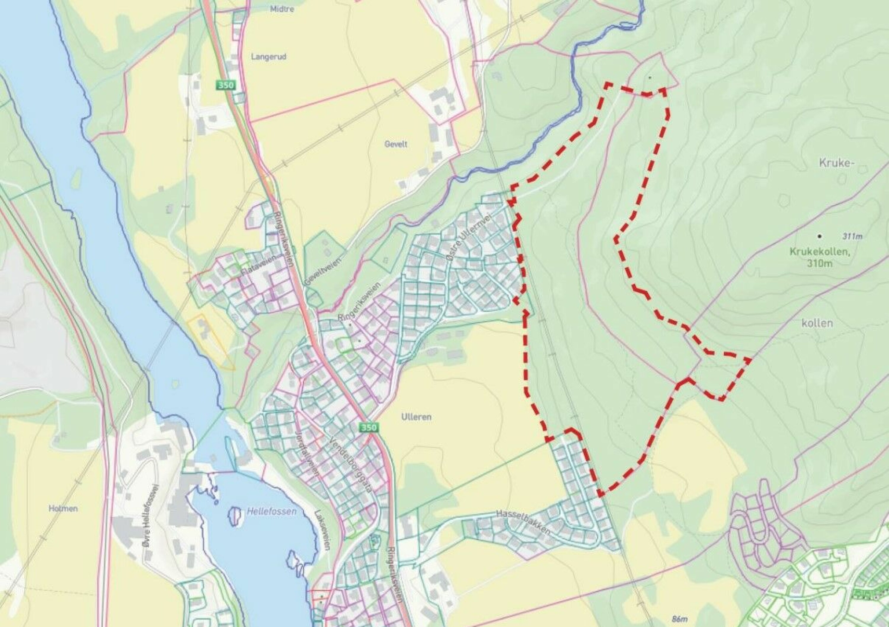 Ullernskogen ligger mellom 1,2 og 2,5 km fra sentrum av Hokksund mellom og i forlengelsen av ferdig utviklede felter på Ullern og i Hasselbakken. Området grenser også til Harakollen som har vært under utbygging siden 2014 og hvor det begynner å bli få tomtereserver igjen.