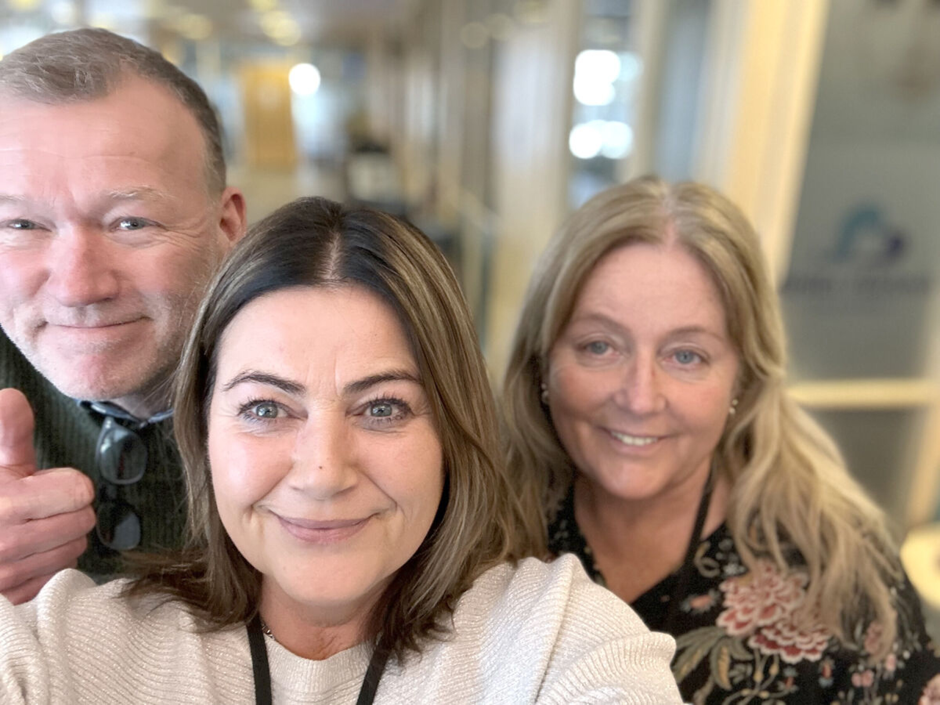 Dirigent Arnstein Roch Øverland, Anne Merethe Sviggum Frydenlund og Marit Thomassen drar i gang et demenskor i Drammen som er tenkt videreført som en varig ordning. Dirigent Arnstein Roch Øverland, Anne Merethe Sviggum Frydenlund og Marit Thomassen drar i gang et demenskor i Drammen som er tenkt videreført som en varig ordning.