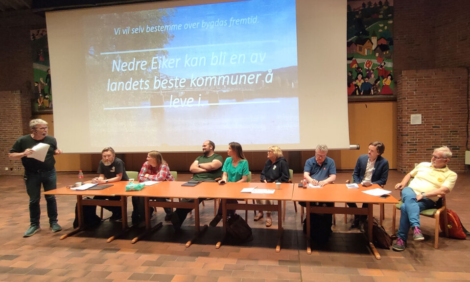 Fra venstre ser vi ordstyrer Per Gunnar Steensvaag, Jørgen H. Wilhelmsen (Rødt), Reidun Eli Nyléhn (SV), Simon Nordanger (SP), Cathrin Janøy (MDG), Randi Eng (Pensjonistpartiet), Knut Gjerde (FrP), Herman Ekle Lund (V) og Billy Taranger (KrF)