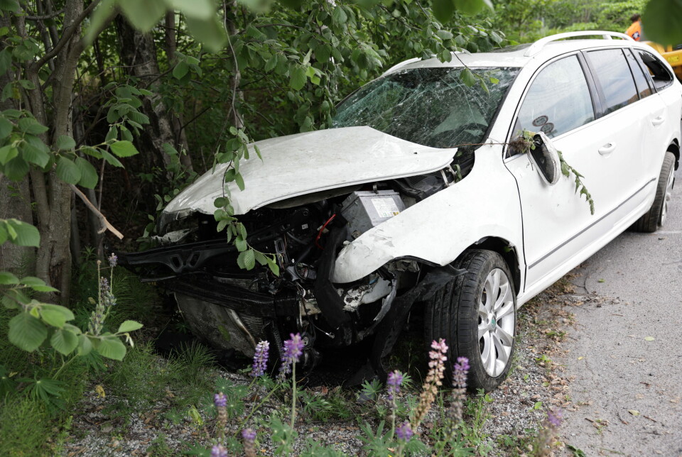Fjernet bilen fra togsporet