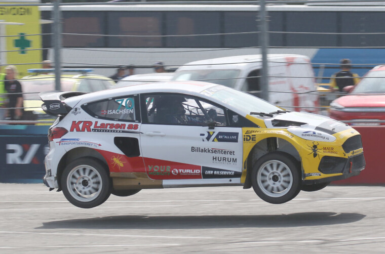 Sverre Isachsen tok opp karrieren som rallykjører på Lånkebanen i helgen, og det gikk fort, men ikke fort nok til finaleplass.