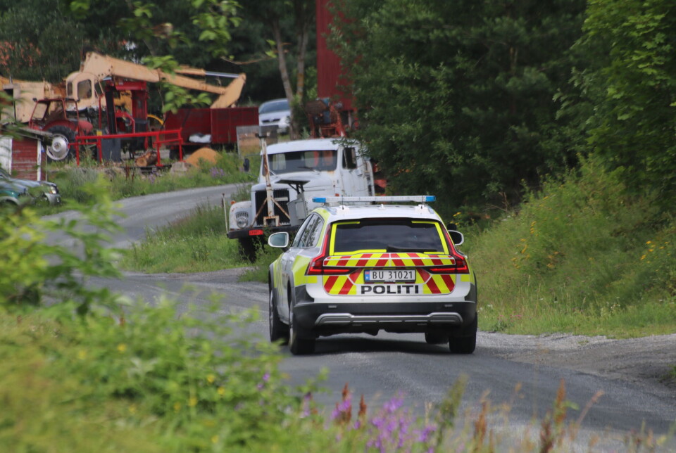 Politiet søkte i området.