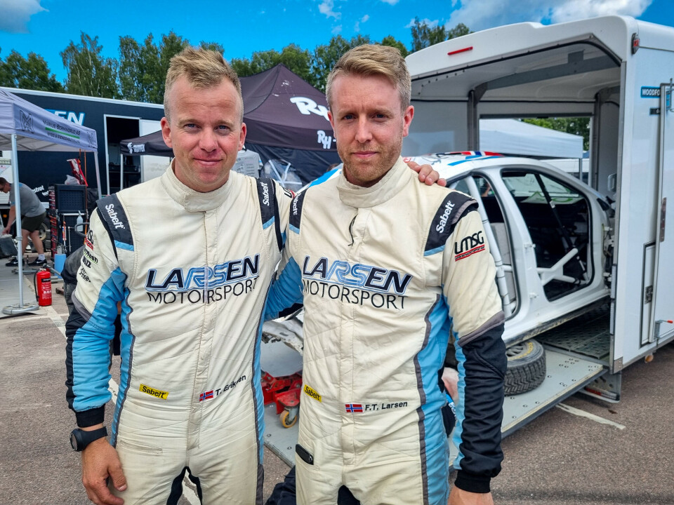 RYSTET: En bekymringsrynke eller to mer enn vanlig på den ellers sprudlende rally-duoen da dette bildet ble tatt kort tid etter den brutale rally-ulykken.
