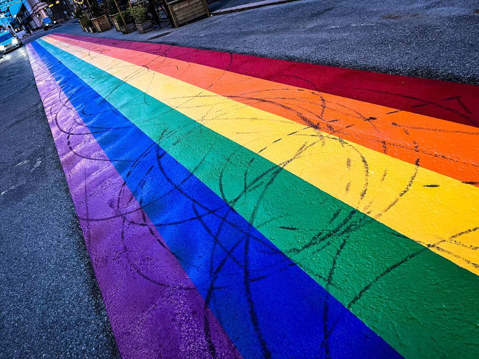 Henlegger pride-hærverket