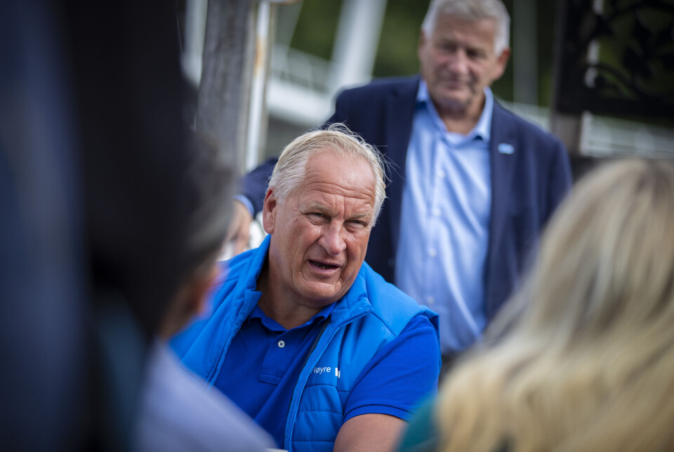 Kjell Arne Hermansen fikk vist seg frem for rikspressen onsdag. Bak tidligere drammensordfører Tore Opdal Hansen, som nå er Høyres fylkesordførerkandidat.