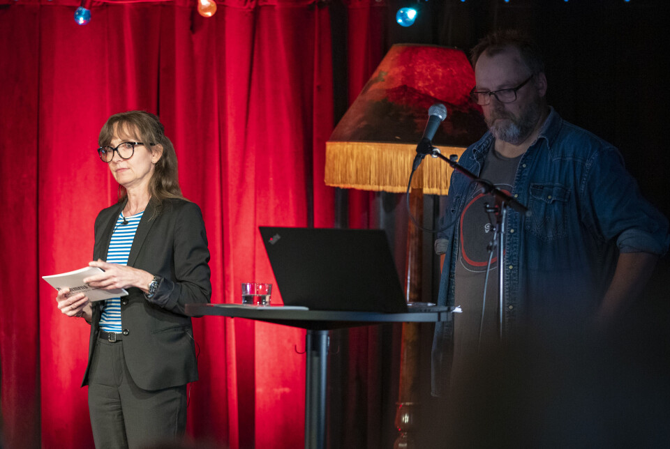 LEDET DEBATTEN: Politisk redaktør Hege Breen Bakken og politisk journalist Arild R. Hansen i DT var ordstyrere.