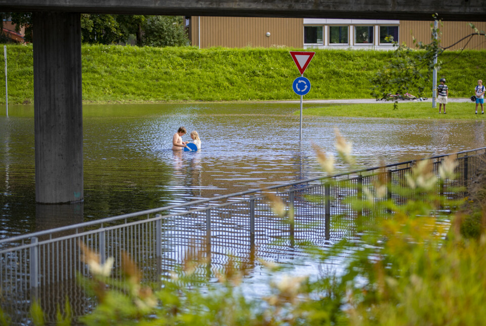 BADENYMFER: Sommerbyen Drammen har fått en ny badedestinasjon med sentral beliggenhet.