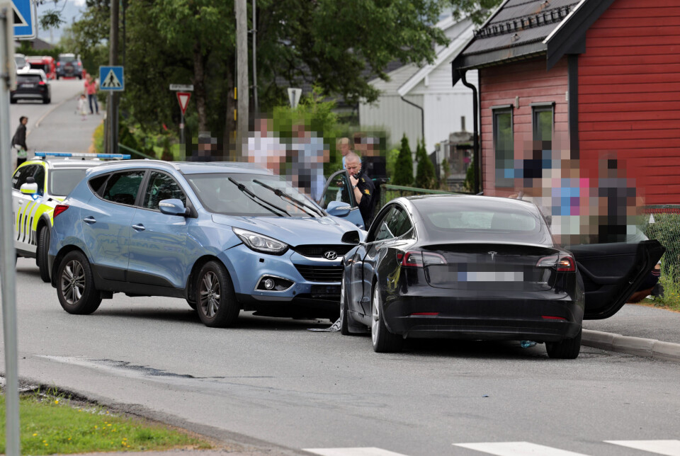 KRASJ: Bilene sperret veibanen.