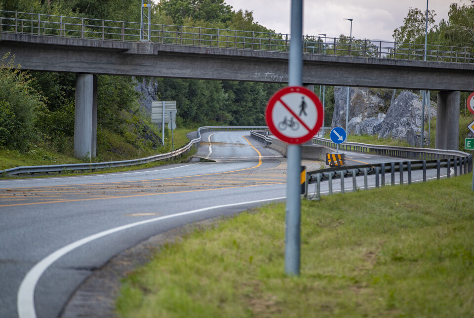 STEINBERG: Det er nå bare en liten vannpytt som gjenstår. Entreprenøren skal trolig børste og spyle litt før det er klar for å sette på trafikk.