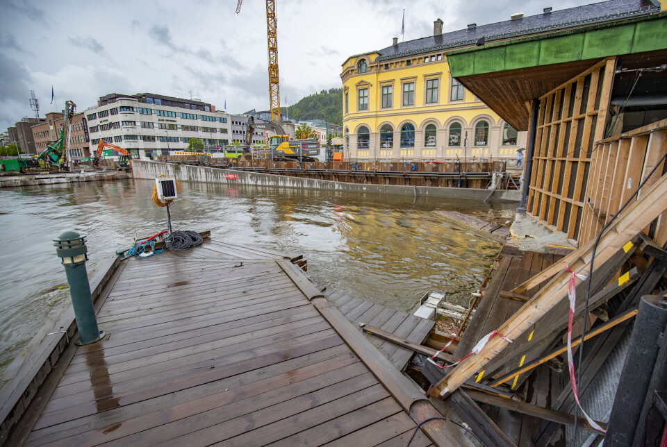 INGEN ADGANG: Oppstrøms Skutebrygga er det ingen båtfortøyning i år.