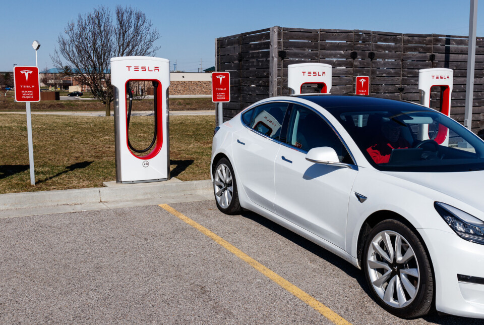 Tesla med ny supercharger i Krokstadelva