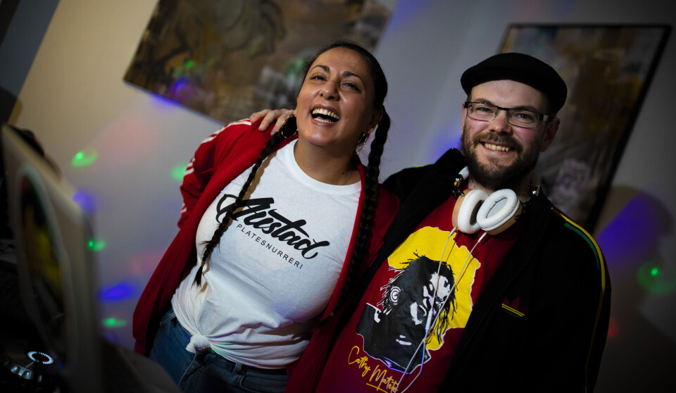 LOKALE DJ'S: Austad platesnurreri, med reggae-inspirert musikk.