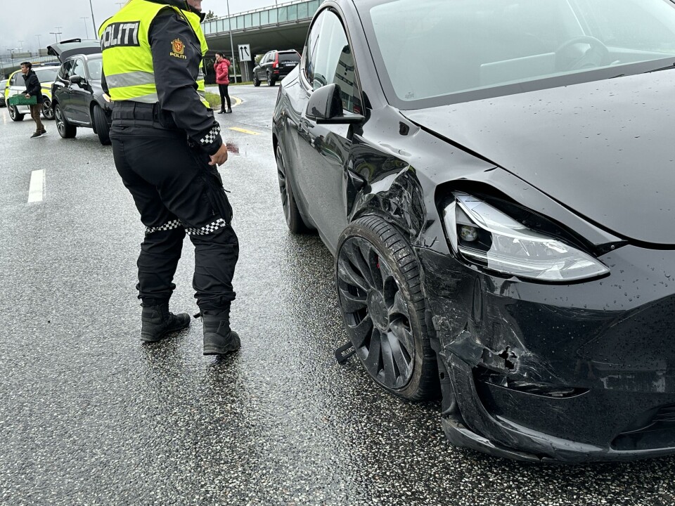 To biler involvert i kollisjon