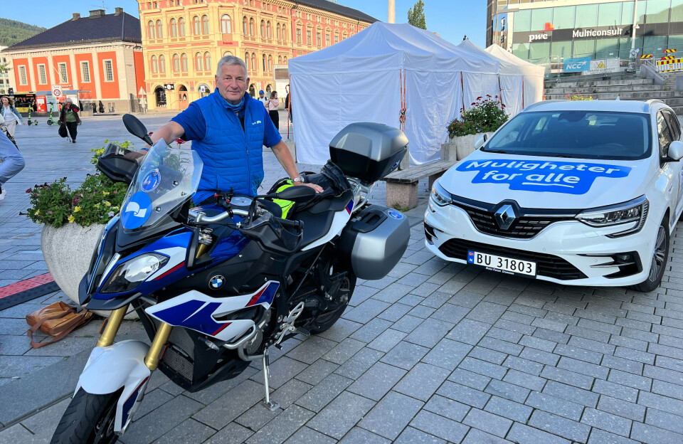 Valgkampturné på to hjul i Buskerud for Tore O.