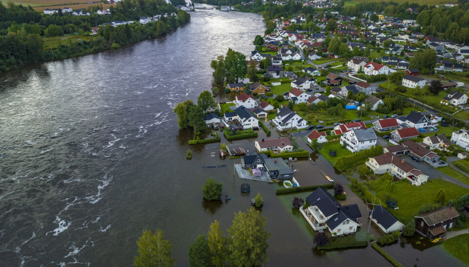 Elva på sitt hittil høyeste - massive oversvømmelser