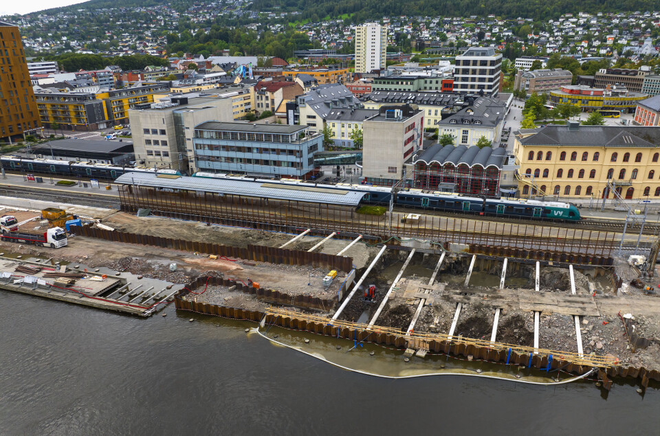 Ny bybru over - ny stasjon under