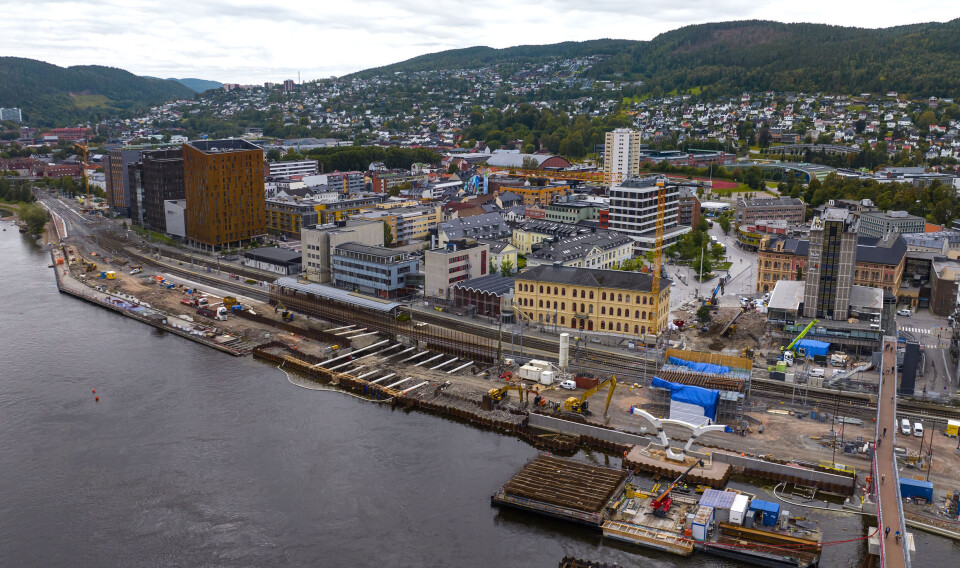 Ny bybru over - ny stasjon under