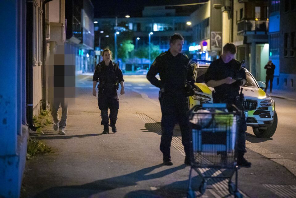 Naboene trodde tyver tømte stengt butikk