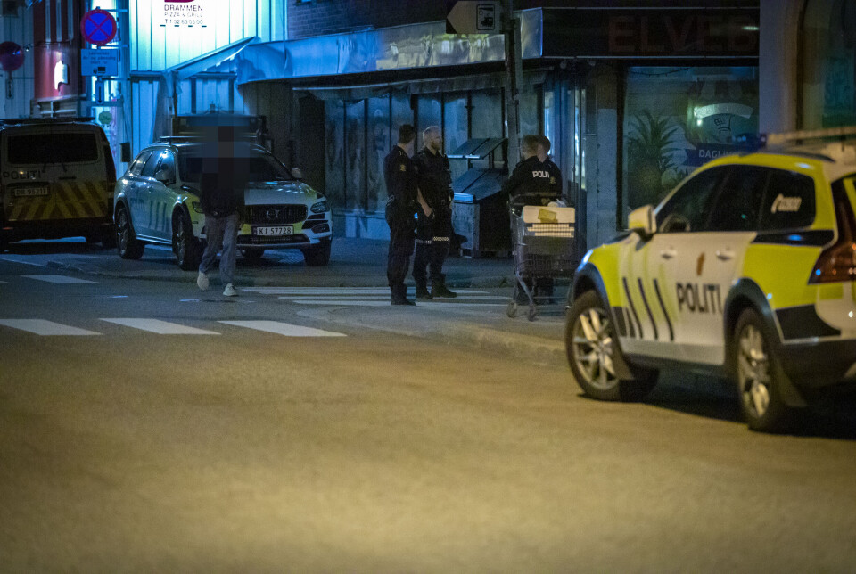 Naboene trodde tyver tømte stengt butikk