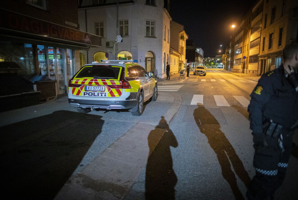 Naboene trodde tyver tømte stengt butikk